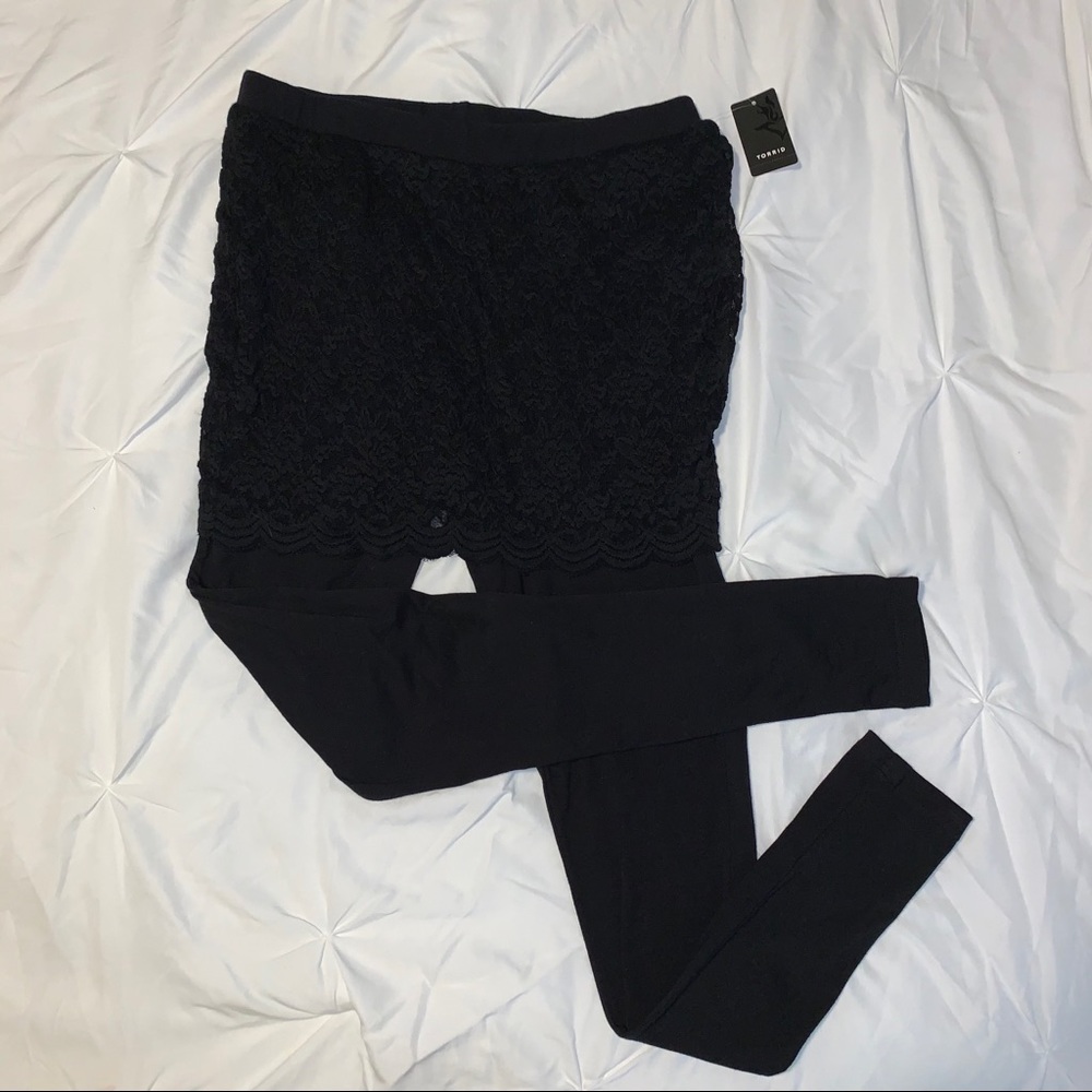 Torrid black lace skirted leggings NWT size 1